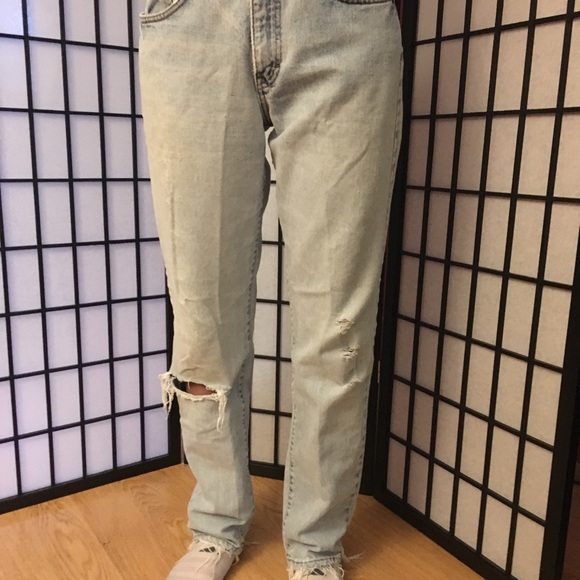 Retro 80’s distressed jeans